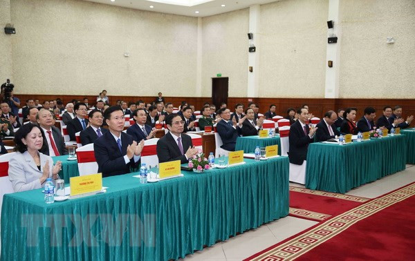 越共第十二届中央委员会委员更新知识班开班 ảnh 2 越共第十二届中央委员会委员更新知识班开班 ảnh 2