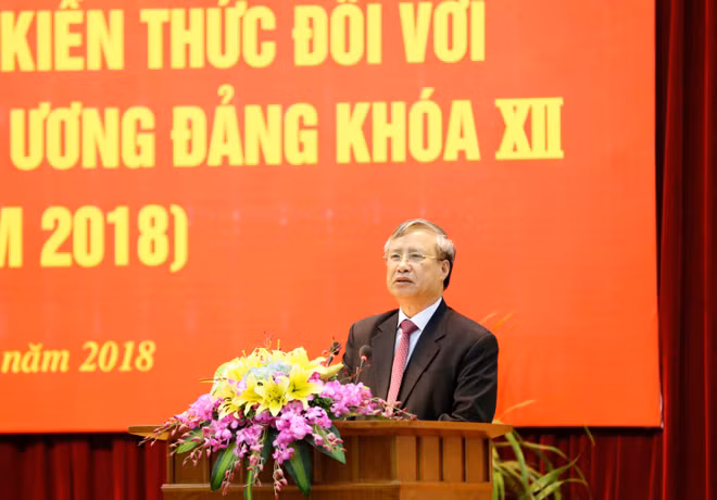 党政建设：越共第十二届中央委员知识更新培训班圆满结束 ảnh 2