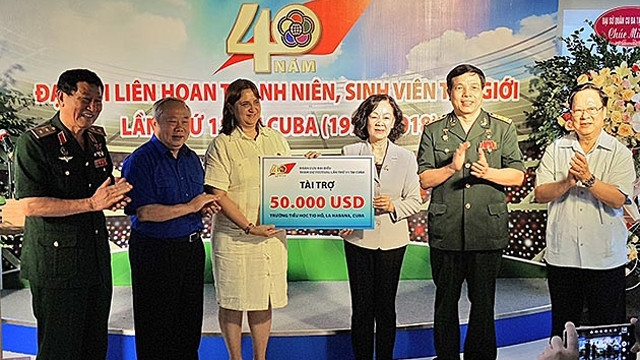 第十一届古巴世界青年与学生联欢节40周年纪念典礼在河内举行 ảnh 1 第十一届古巴世界青年与学生联欢节40周年纪念典礼在河内举行 ảnh 1
