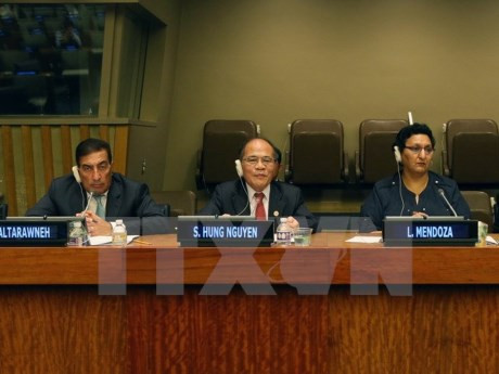 越南国会主席阮生雄共同主持第四次世界议长大会的专题辩论会 ảnh 1 越南国会主席阮生雄共同主持第四次世界议长大会的专题辩论会 ảnh 1