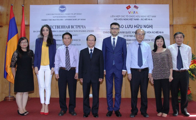 越南国庆70周年和亚美尼亚国庆24周年纪念活动在河内举行 ảnh 1 越南国庆70周年和亚美尼亚国庆24周年纪念活动在河内举行 ảnh 1