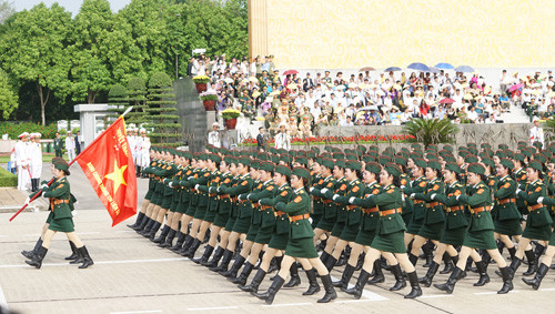 庆祝九·二国庆70周年的盛大阅兵和游行活动在巴亭广场举行 ảnh 7 庆祝九·二国庆70周年的盛大阅兵和游行活动在巴亭广场举行 ảnh 7