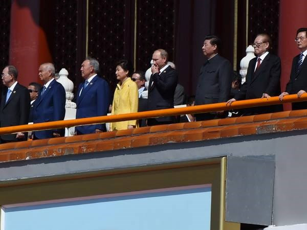 越南国家主席张晋创出席在中国北京举行的世界反法西斯战争胜利70周年纪念大会 ảnh 1 越南国家主席张晋创出席在中国北京举行的世界反法西斯战争胜利70周年纪念大会 ảnh 1