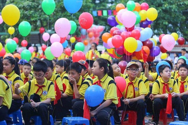 越南全国各所学校一律举行2015-2016学年开学典礼 ảnh 2 越南全国各所学校一律举行2015-2016学年开学典礼 ảnh 2