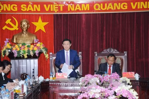 越南政府副总理王庭惠与北件省主要领导干部座谈 ảnh 1