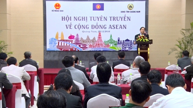 越南着力加强外办工作人员队伍对东盟共同体的了解 ảnh 1