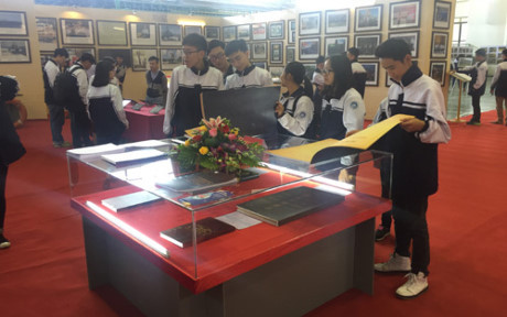 黄沙-长沙群岛归属越南图片资料展在北件省举行 ảnh 1