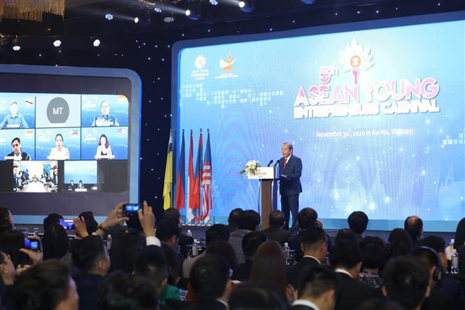 张和平副总理:东盟青年企业家应有跨越国界的视野 ảnh 2 张和平副总理:东盟青年企业家应有跨越国界的视野 ảnh 2