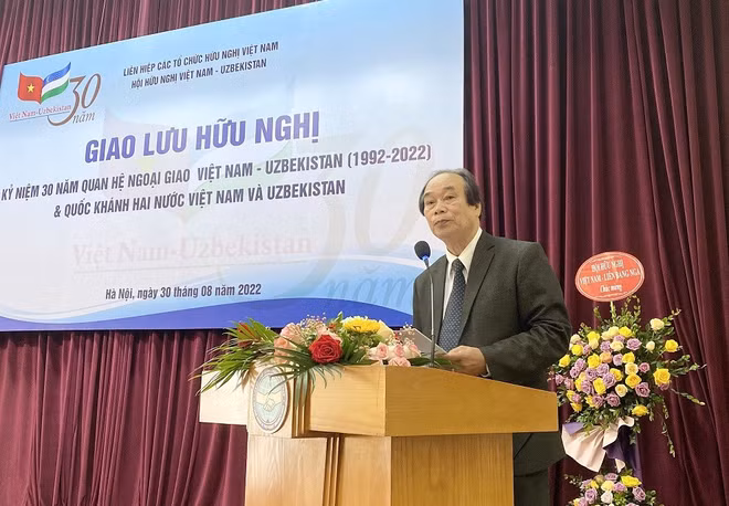 庆祝越南与乌兹别克斯坦建交30周年的友好交流活动在河内举行 ảnh 1