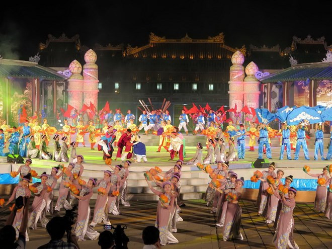 2016年顺化艺术节隆重开幕 ảnh 1 2016年顺化艺术节隆重开幕 ảnh 1