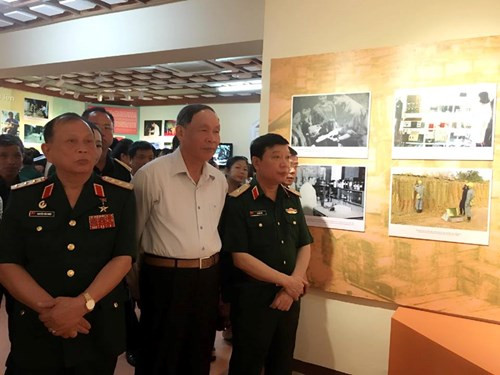 “橙毒剂—良心和公道”专题展开展 ảnh 1 “橙毒剂—良心和公道”专题展开展 ảnh 1