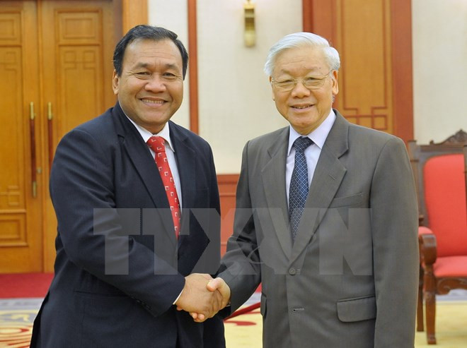 越共中央总书记阮富仲会见柬埔寨驻越南大使 ảnh 1 越共中央总书记阮富仲会见柬埔寨驻越南大使 ảnh 1
