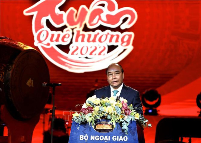 越南国家主席阮春福出席“2022年家乡之春”文艺交流晚会 ảnh 2 越南国家主席阮春福出席“2022年家乡之春”文艺交流晚会 ảnh 2