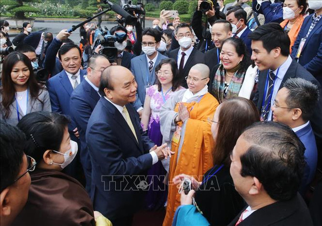越南国家主席阮春福出席“2022年家乡之春”文艺交流晚会 ảnh 1 越南国家主席阮春福出席“2022年家乡之春”文艺交流晚会 ảnh 1