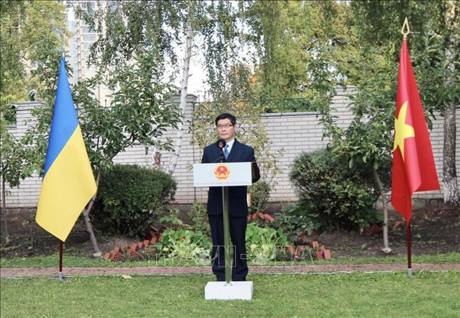越南驻乌克兰大使馆一直对旅乌越南人社群给予优先关注 ảnh 1 越南驻乌克兰大使馆一直对旅乌越南人社群给予优先关注 ảnh 1