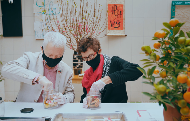 四国驻越大使亲手做饼干庆祝春节,传递性别平等信息 ảnh 1 四国驻越大使亲手做饼干庆祝春节,传递性别平等信息 ảnh 1