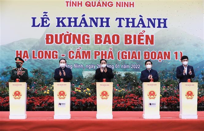 越南政府总理范明政出席广宁省重点交通项目竣工仪式 ảnh 2 越南政府总理范明政出席广宁省重点交通项目竣工仪式 ảnh 2