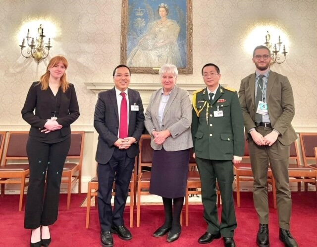 进一步加强越英两国的贸易合作与国防安全合作 ảnh 2 进一步加强越英两国的贸易合作与国防安全合作 ảnh 2