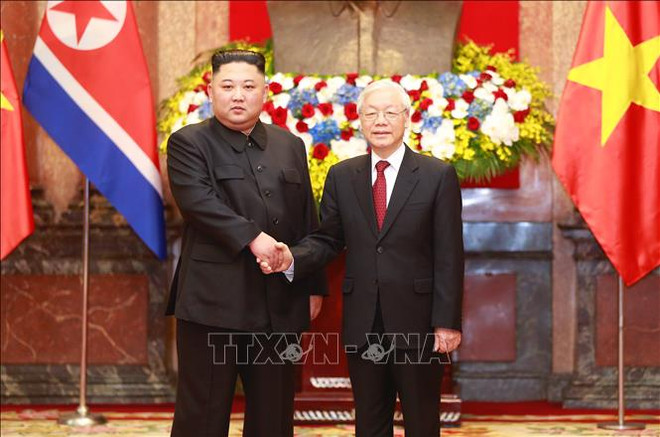 阮富仲为朝鲜最高领导人金正恩举行欢迎仪式并举行会谈 ảnh 3