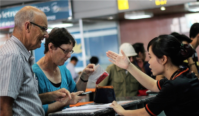 越航就各国有关携带食品入境规定提出警示 ảnh 1