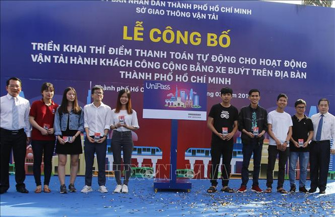 胡志明市试点使用智慧公交卡 ảnh 1