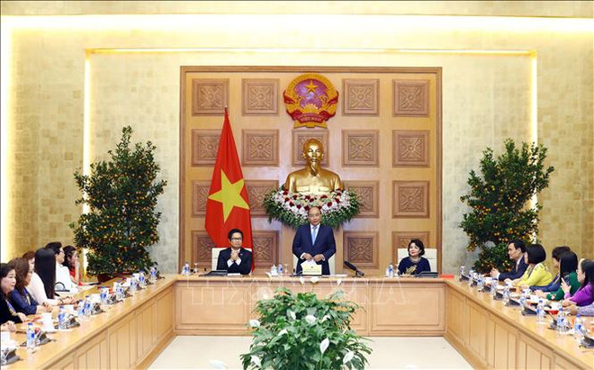 越南政府总理阮春福会见越南女企业家代表 ảnh 1