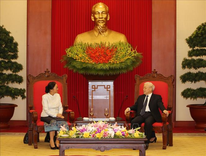 越共中央总书记、国家主席阮富仲会见老挝国会主席巴妮 ảnh 1 越共中央总书记、国家主席阮富仲会见老挝国会主席巴妮 ảnh 1