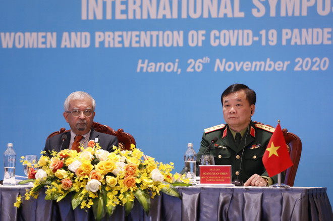 越南与联合国安理会：提高妇女在维和行动中的作用 ảnh 1