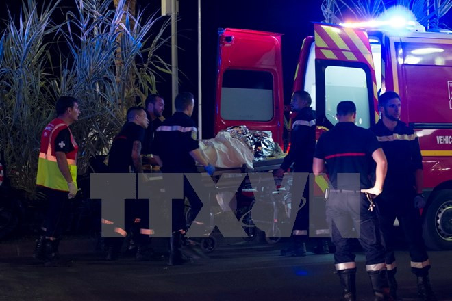 越南领导人就法国尼斯市发生恐怖袭击事件致慰问电 ảnh 1