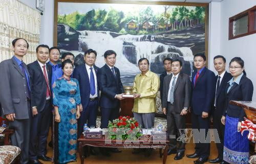 加强越老年青对两国特殊团结和传统友好关系的教育力度 ảnh 1 加强越老年青对两国特殊团结和传统友好关系的教育力度 ảnh 1