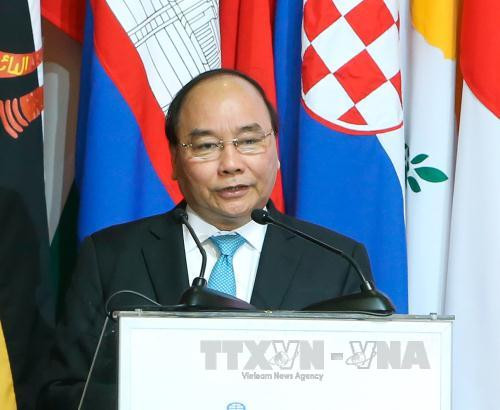 阮春福总理圆满结束对蒙古进行正式访问并出席第11届亚欧首脑会议 ảnh 7 阮春福总理圆满结束对蒙古进行正式访问并出席第11届亚欧首脑会议 ảnh 7