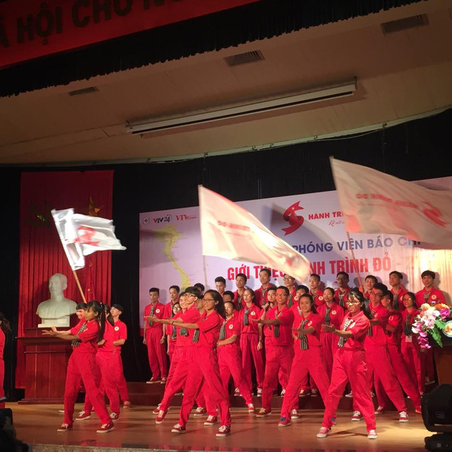 2016年“红色之旅”无偿献血活动力争采血量达2万单位血 ảnh 1 2016年“红色之旅”无偿献血活动力争采血量达2万单位血 ảnh 1