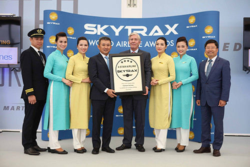 越南国家航空总公司荣获四星级航空公司认证证书 ảnh 1 越南国家航空总公司荣获四星级航空公司认证证书 ảnh 1