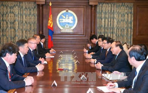 越南政府总理阮春福会见蒙古国国家大呼拉尔主席恩赫包勒德 ảnh 2 越南政府总理阮春福会见蒙古国国家大呼拉尔主席恩赫包勒德 ảnh 2