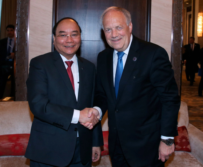 越南政府总理阮春福会见出席第十一届亚欧首脑会议的各国领导人 ảnh 2 越南政府总理阮春福会见出席第十一届亚欧首脑会议的各国领导人 ảnh 2