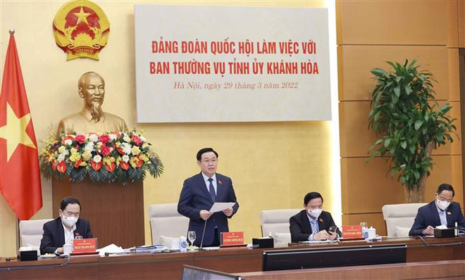 国会主席王廷惠主持国会党组与庆和省委常委会的工作会谈 ảnh 1 国会主席王廷惠主持国会党组与庆和省委常委会的工作会谈 ảnh 1