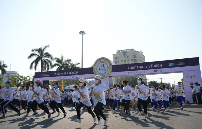 近4000名运动员参加S-Race 2022 跑步比赛 ảnh 1 近4000名运动员参加S-Race 2022 跑步比赛 ảnh 1