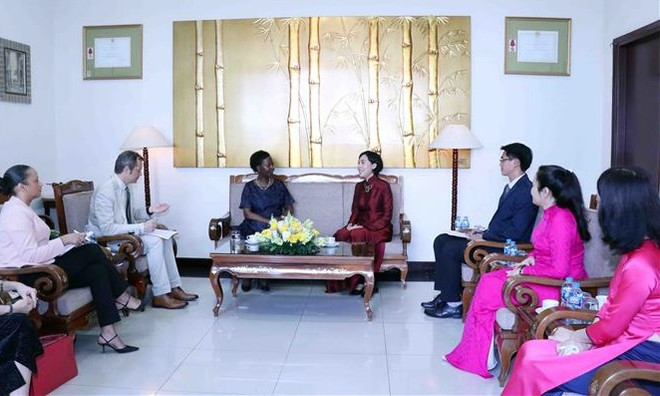 法语国家国际组织秘书长造访法国文化交流院 ảnh 1