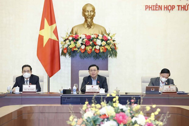 越南国会常务委员会第九次会议:减免汽油和成品油环保税率 ảnh 1 越南国会常务委员会第九次会议:减免汽油和成品油环保税率 ảnh 1