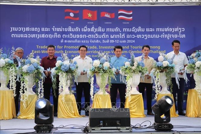 越南-老挝-柬埔寨-泰国贸易博览会拉开序幕 ảnh 1 越南-老挝-柬埔寨-泰国贸易博览会拉开序幕 ảnh 1