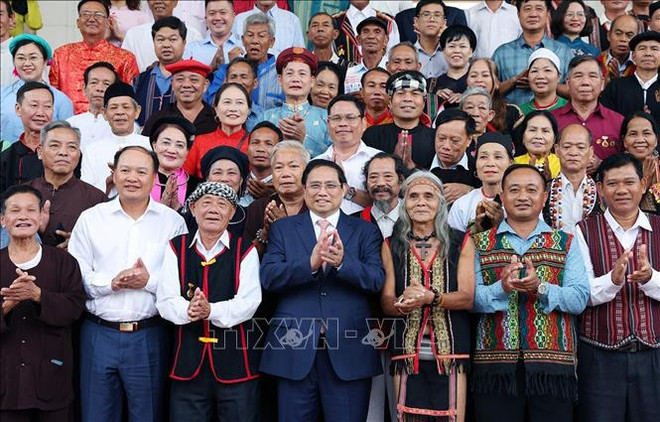 越南政府总理范明政:每个民族都保存着珍贵的文化瑰宝 ảnh 1 越南政府总理范明政:每个民族都保存着珍贵的文化瑰宝 ảnh 1