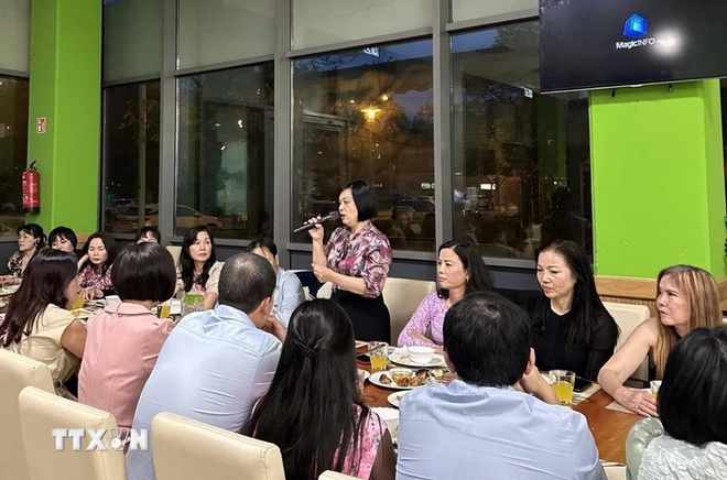 旅匈越南妇女协会开展成立20周年庆祝活动 ảnh 1 旅匈越南妇女协会开展成立20周年庆祝活动 ảnh 1