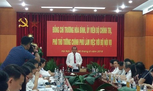 越南政府副总理张和平要求内务部特别重视行政改革工作 ảnh 1 越南政府副总理张和平要求内务部特别重视行政改革工作 ảnh 1