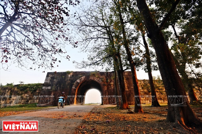 清化省胡朝石城遗产 ảnh 2 清化省胡朝石城遗产 ảnh 2