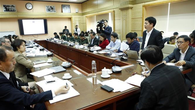 越南开展新型冠状病毒防控工作 加大对来自疫区旅客的检查力度 ảnh 1