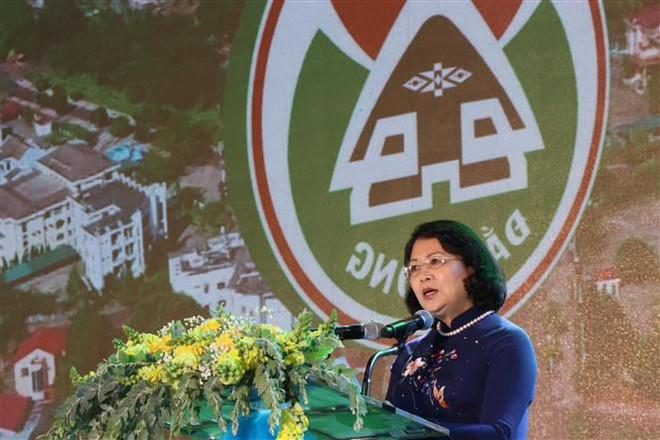 国家副主席邓氏玉盛出席得农省嘉仪市建市公布仪式 ảnh 2