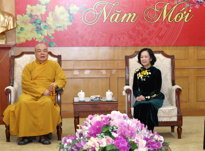 越共中央民运部长张氏梅会见越南佛教协会中央委员会代表团 ảnh 1 越共中央民运部长张氏梅会见越南佛教协会中央委员会代表团 ảnh 1