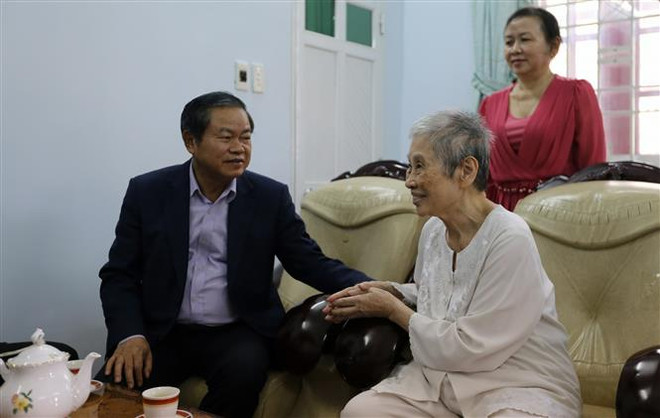 国会副主席杜伯巳向胡志明市原党、国家领导人拜年 ảnh 1