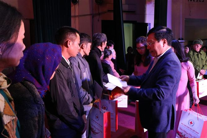 越南政府总理阮春福在芹苴市开展春节慰问活动 ảnh 2 越南政府总理阮春福在芹苴市开展春节慰问活动 ảnh 2