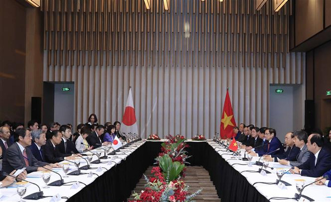 越南政府总理阮春福会见日本自由民主党秘书长、日越友好议员小组主席二阶俊博 ảnh 2 越南政府总理阮春福会见日本自由民主党秘书长、日越友好议员小组主席二阶俊博 ảnh 2